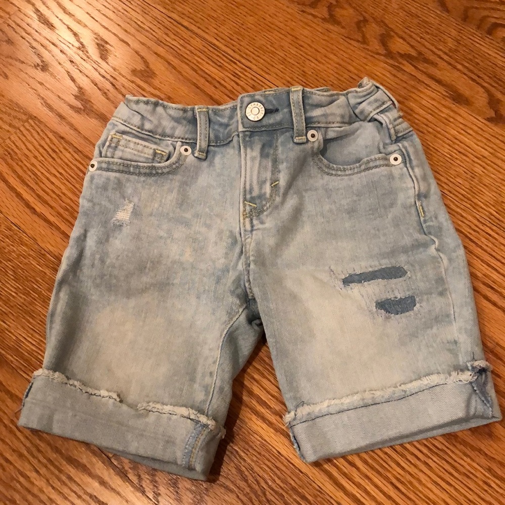 Gymboree girls distressed denim Bermuda shorts